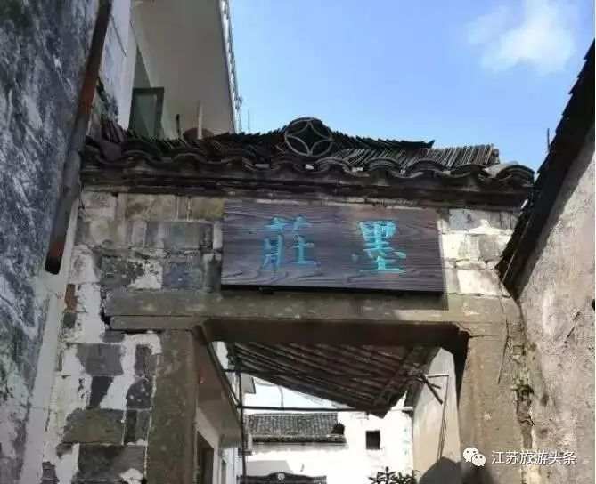 小巷深处的独特风情，最新刷砖代码揭秘