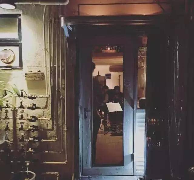 军事前沿最新动态与小巷深处的神秘小店探秘