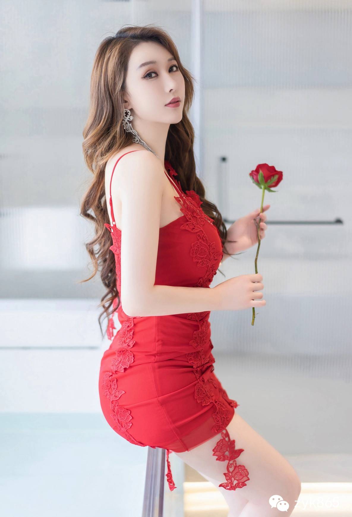 尤妮丝最新写真——科技与艺术交融之美
